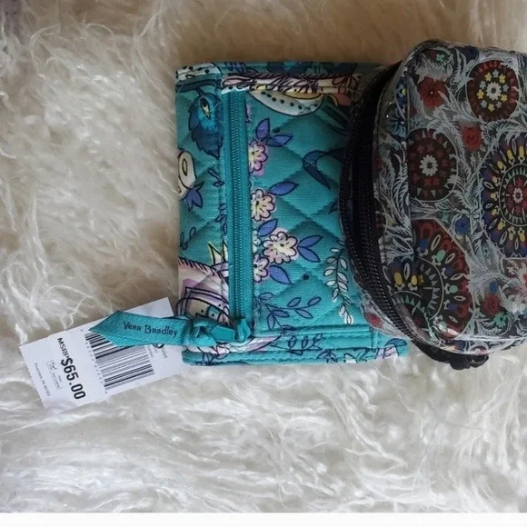 Vera Bradley RFID Blue Floral small billfold & Vera blad clear floral cosmetic - Picture 4 of 9